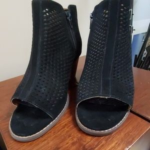 Vionic open toe booties